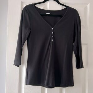 Old Navy Women’s 3/4 sleeve Henley t-shirt.